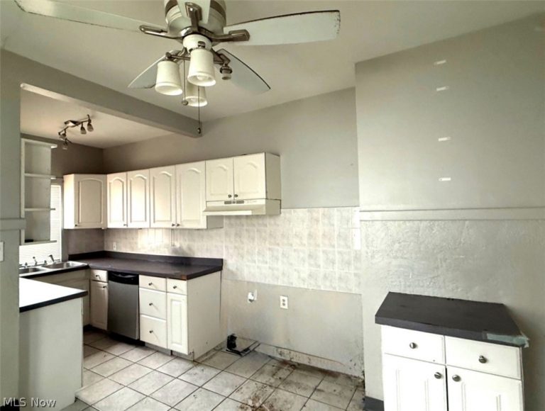 11918 Buckingham Avenue, Cleveland, OH - Photo 5