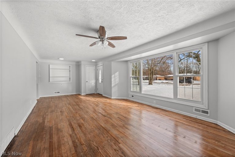 8760 Priem Road, Strongsville, OH - Photo 2
