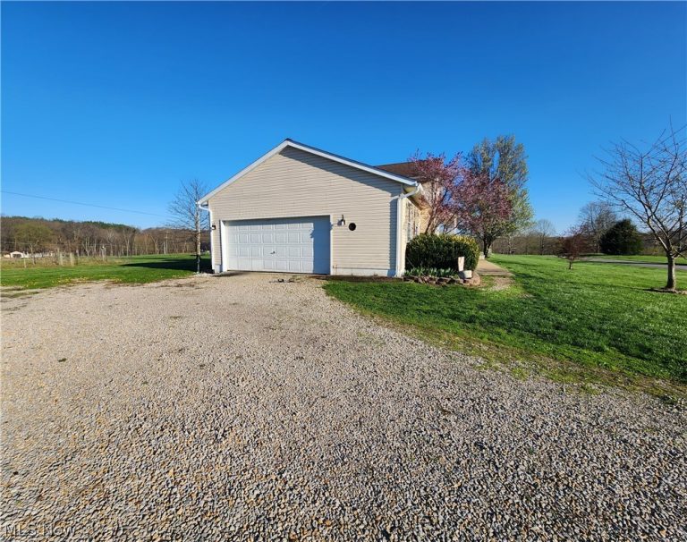 8550 Goldenrod Drive, Zanesville, OH - Photo 3