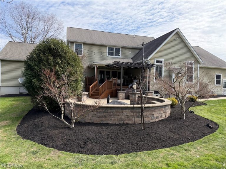 3020 Worrell Road, Willoughby Hills, OH - Photo 6