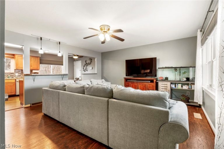 7362 Rob Street, Massillon, OH - Photo 8