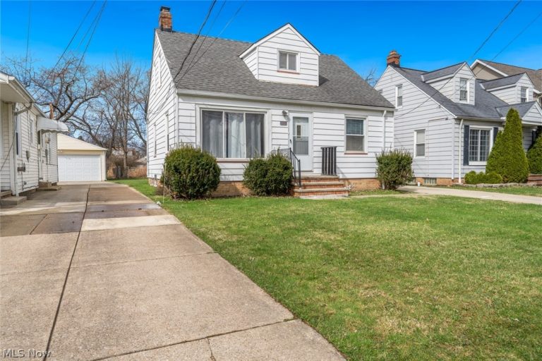 1206 Lander Road, Mayfield Heights, OH - Photo 3
