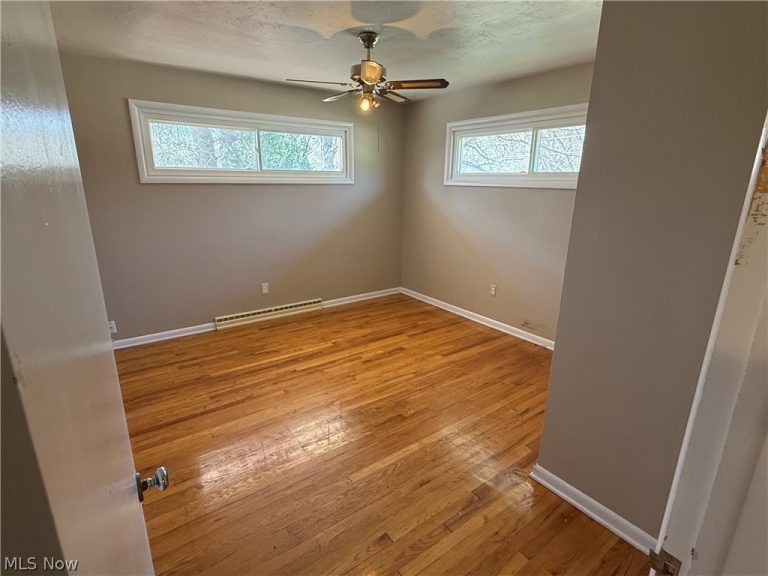 4362 Porter Road, North Olmsted, OH - Photo 4