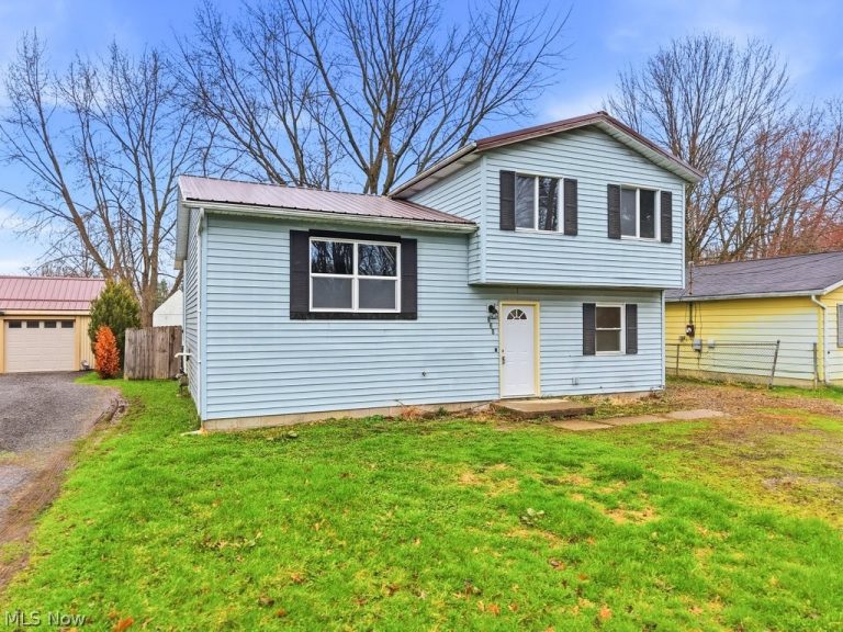 321 Adams Street, Newton Falls, OH - Photo 2