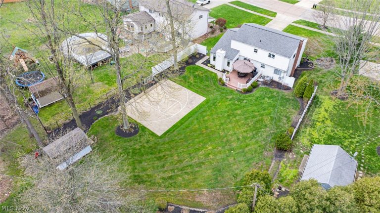 7731 Ohio Street, Mentor, OH - Photo 2