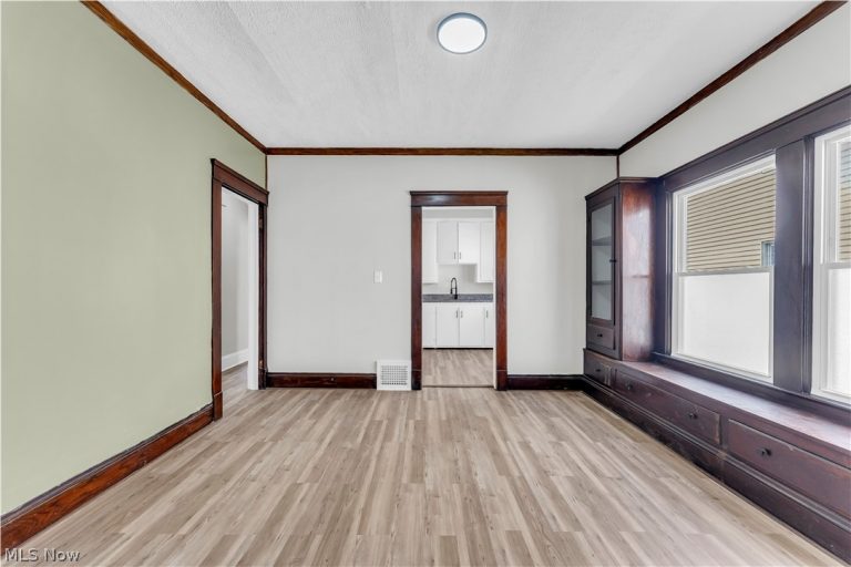 428 148th Street #1/DN, Cleveland, OH - Photo 8