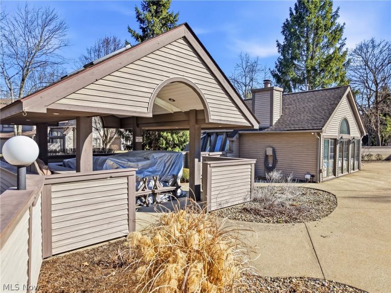 1183 Red Tail Hawk Drive #5, Boardman, OH - Photo 5
