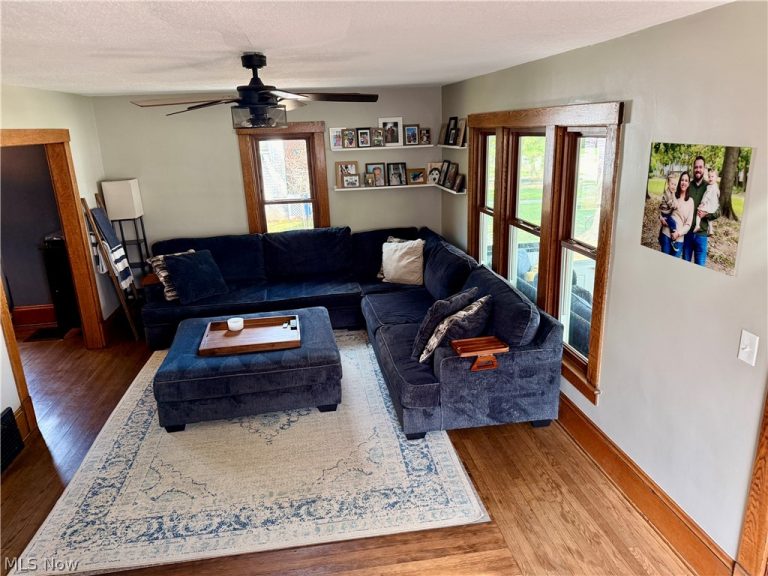 38026 Barber Avenue, Willoughby, OH - Photo 6