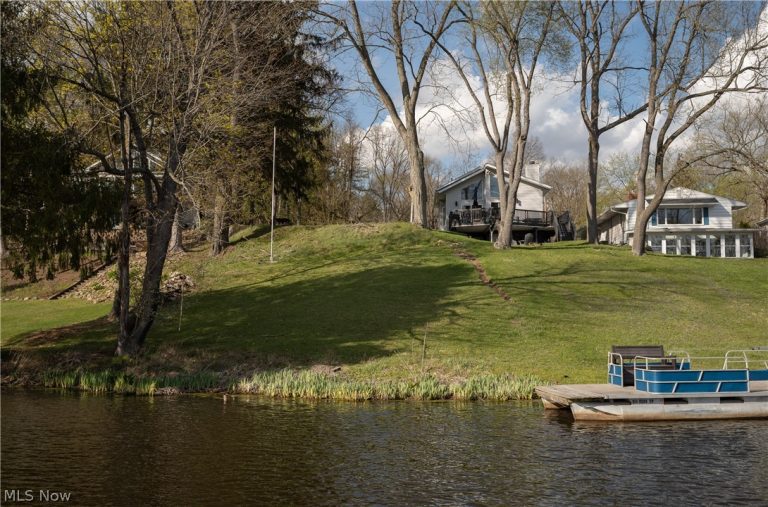 73 Cherry Drive, North Canton, OH - Photo 5
