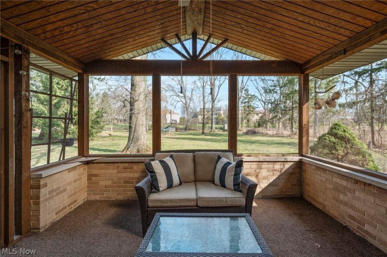 2441 Vezber Drive, Seven Hills, OH - Photo 6