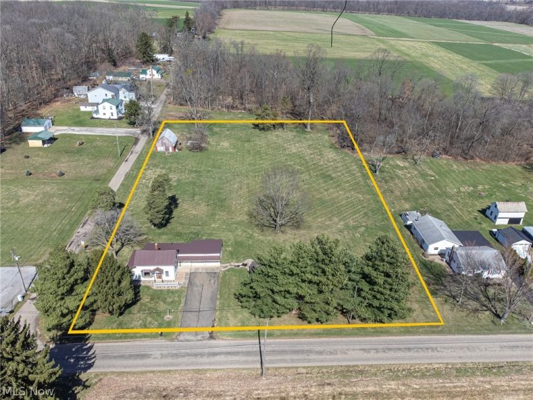 11701 Sarbaugh Street, Massillon, OH - Photo 3