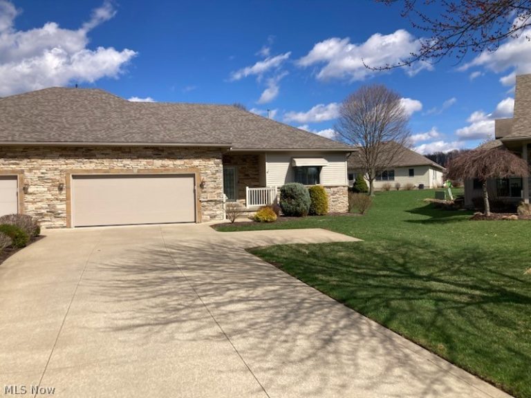 1335 Meadowbrook Drive, Dover, OH, 44622