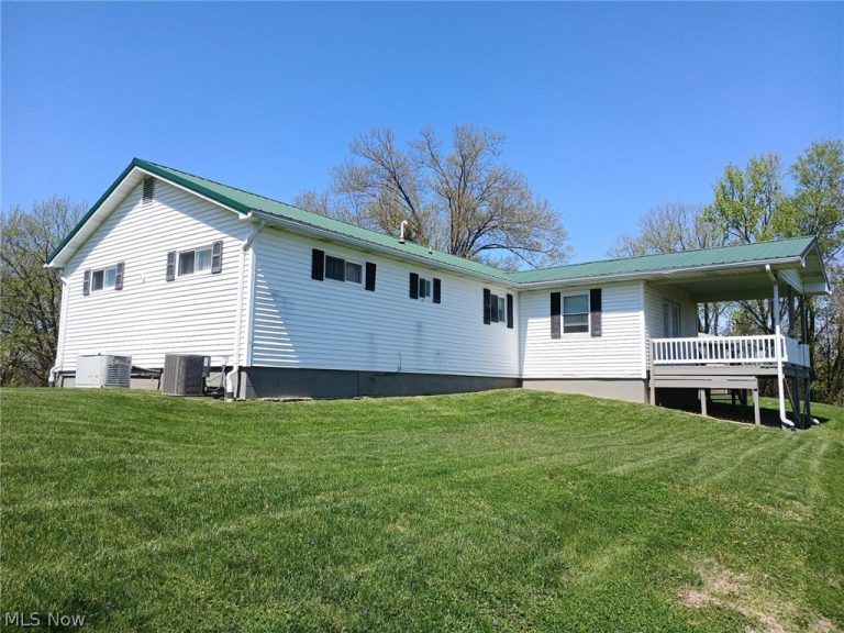 105 Newbanks Road, Parkersburg, WV - Photo 3