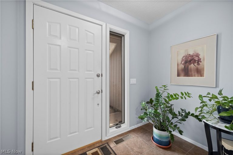 33112 Cedar Branch Circle, North Ridgeville, OH - Photo 3