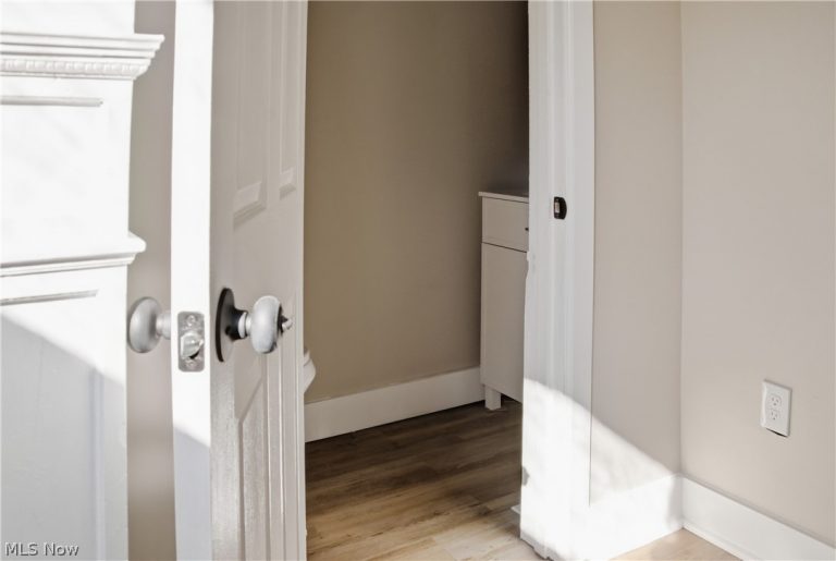 2016 Pointview Avenue, Youngstown, OH - Photo 8