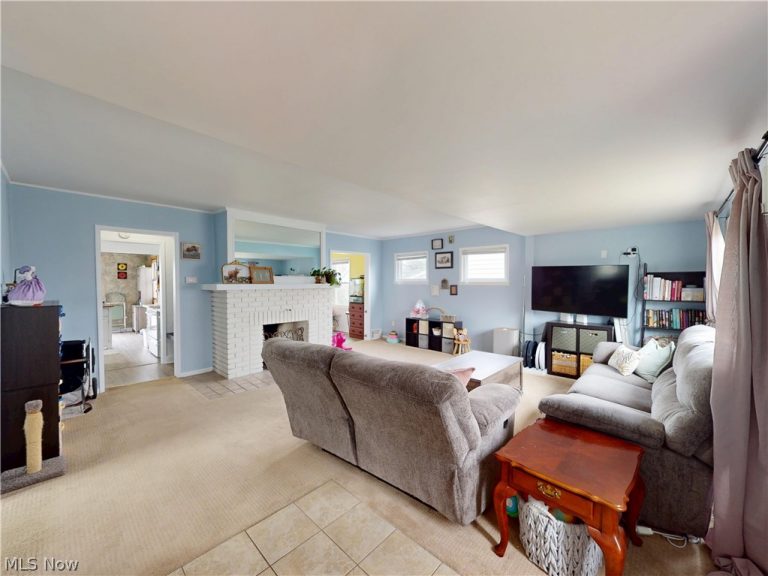5162 Oakmont Drive, Lyndhurst, OH - Photo 3