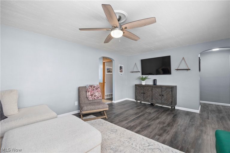 1437 Westwood Drive, Lorain, OH - Photo 5