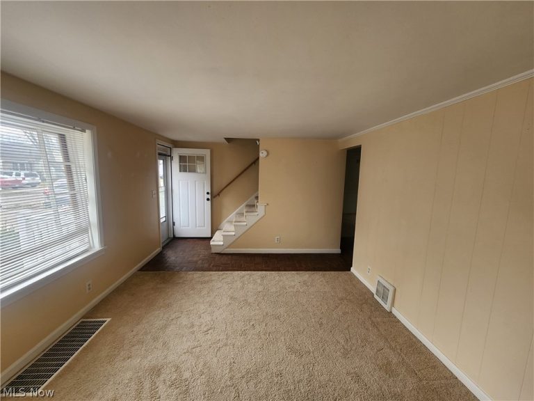 1367 Elmwood Avenue, North Canton, OH - Photo 2