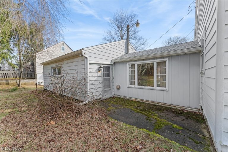 3411 Sweitzer Street, Uniontown, OH - Photo 4