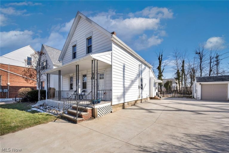 12929 Plover Street, Lakewood, OH - Photo 4