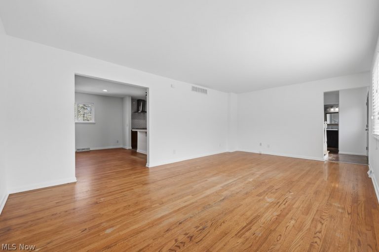 1181 Winhurst Drive, Akron, OH - Photo 6