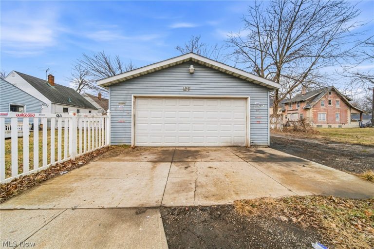 14609 Hale Avenue, Cleveland, OH - Photo 2