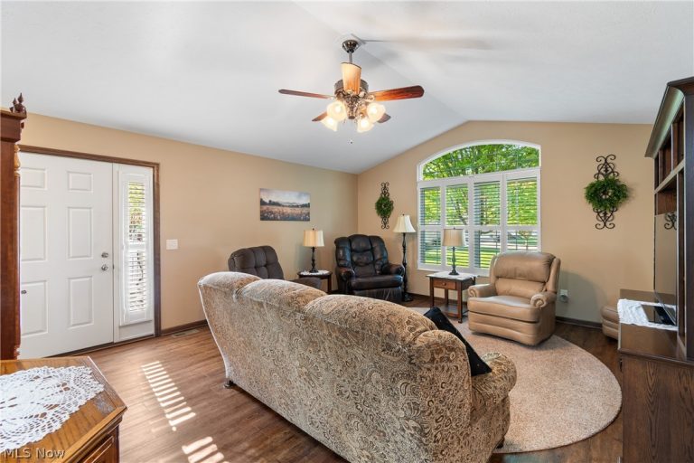 257 Woodbury Circle, Dalton, OH - Photo 8