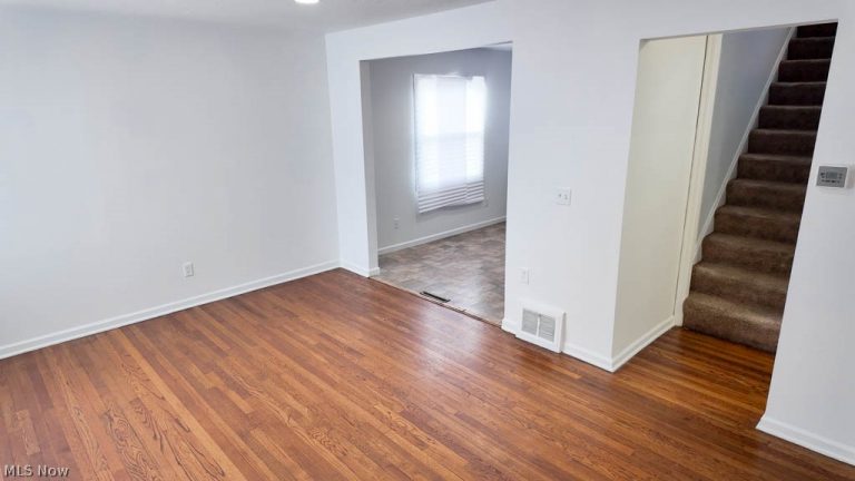 15401 Walvern Boulevard Boulevard, Maple Heights, OH - Photo 5