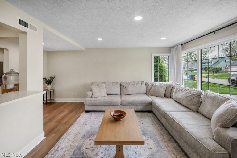 3071 Scott Street, Cuyahoga Falls, OH - Photo 3