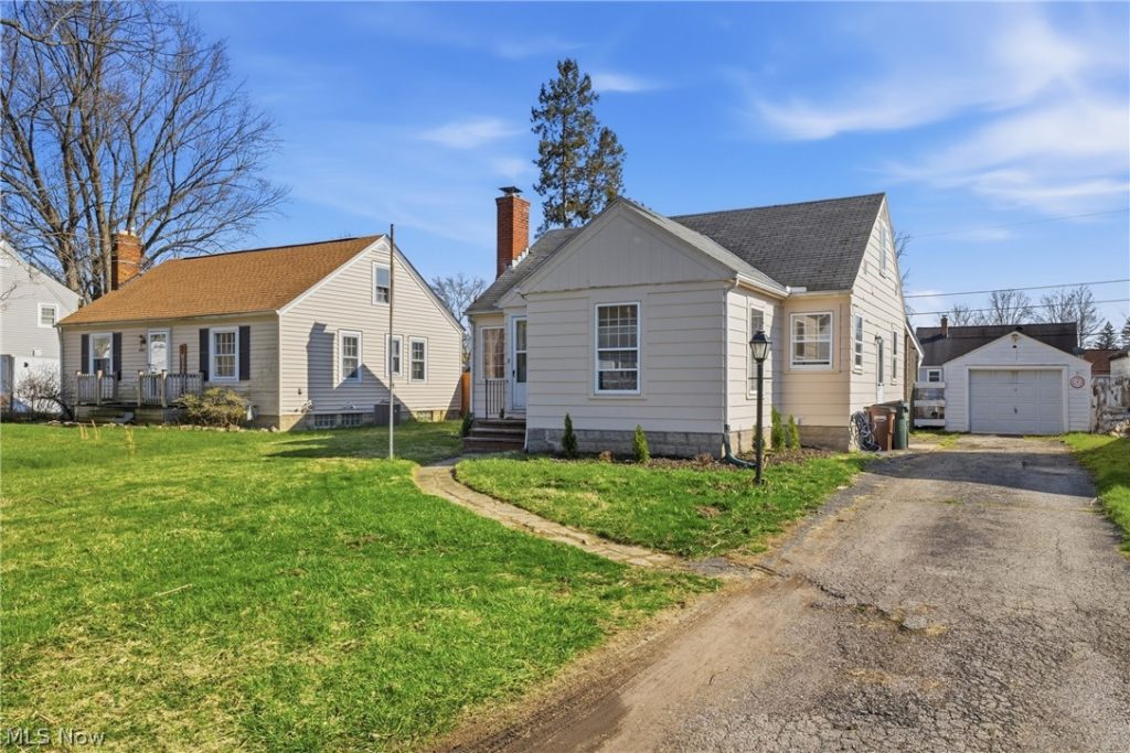 41819 Emerson Court, Elyria, OH