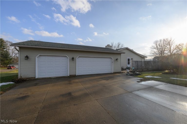 6840 Akron Avenue, Canal Fulton, OH - Photo 2