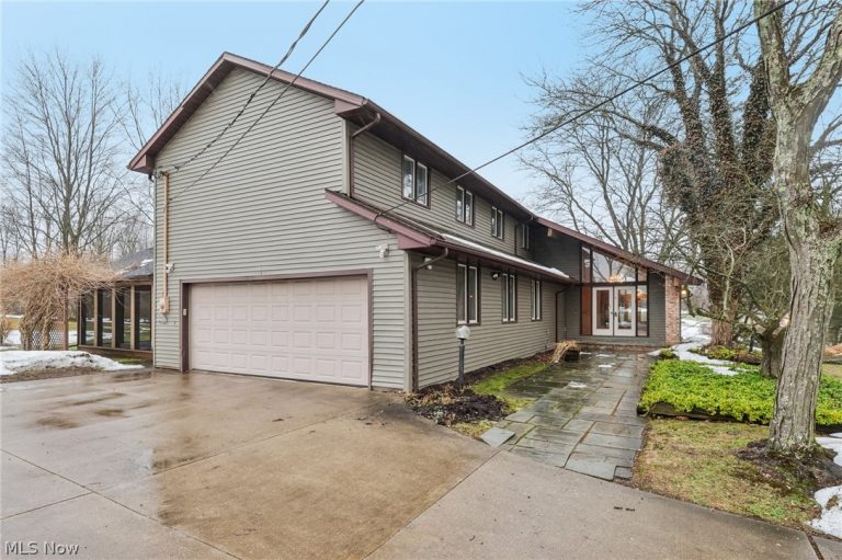 32150 Woodland Road, Pepper Pike, OH - Photo 4