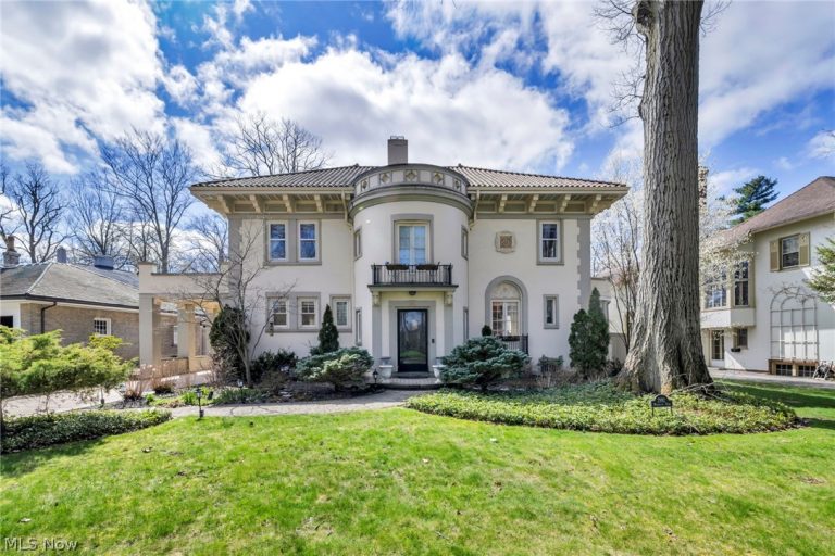 2992 Monmouth Road, Cleveland Heights, OH, 44118