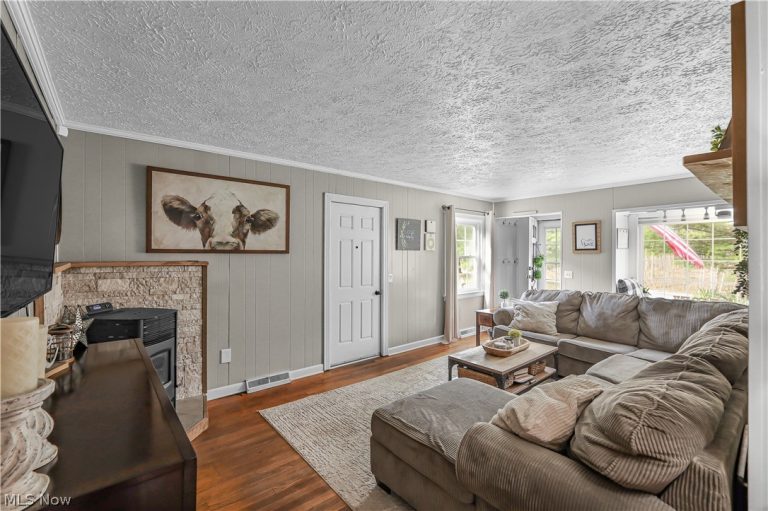 3456 Phalanx Mills Herner Road, Southington, OH - Photo 5