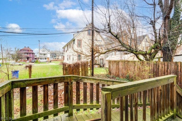 9609 Pierpont Avenue, Cleveland, OH - Photo 3