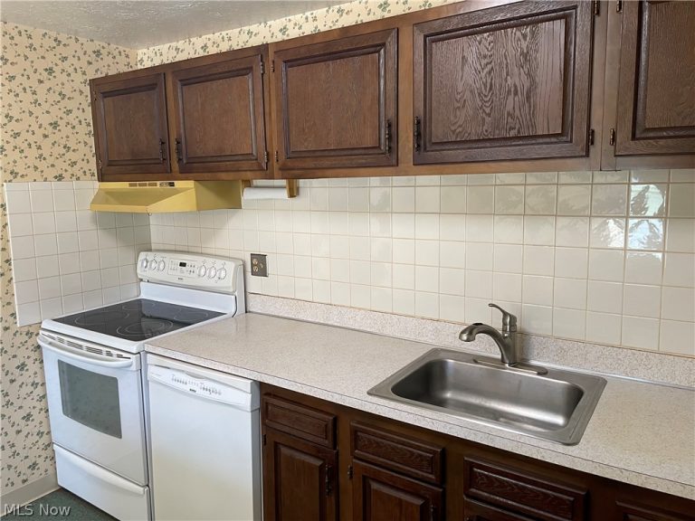 9630 Cove Drive #16A, North Royalton, OH - Photo 4