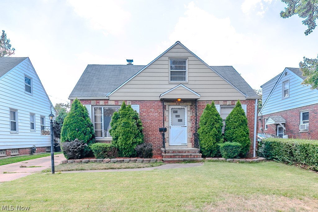 306 323rd Street, Willowick, OH
