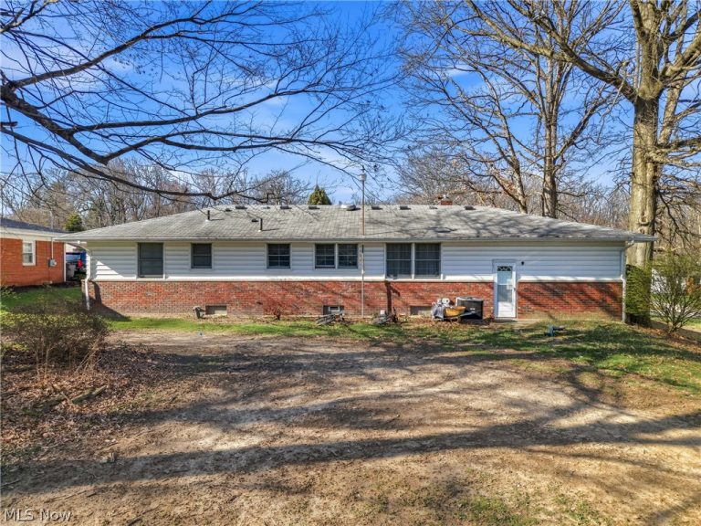 3337 Kingston Lane, Youngstown, OH - Photo 6