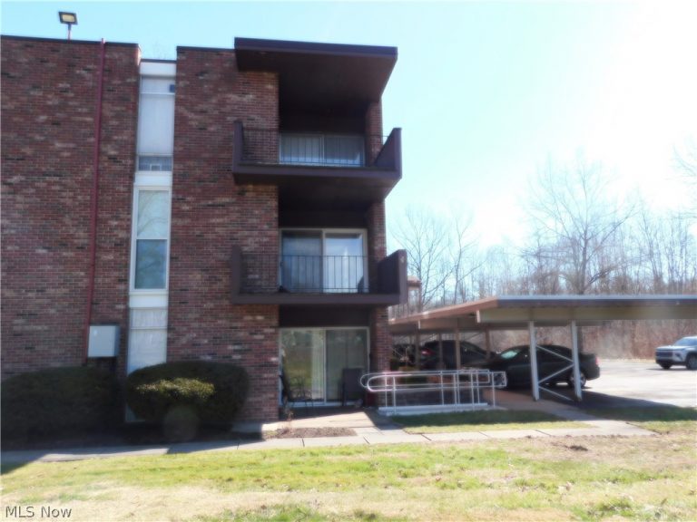 3080 River Road #J5, Warren, OH, 44483