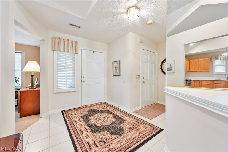29330 Buckthorn Place #14, Westlake, OH - Photo 3