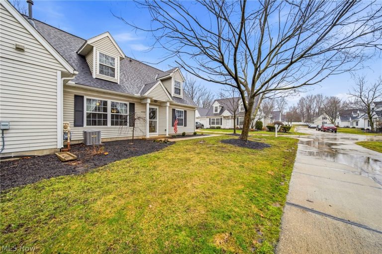 7290 Scottsdale Circle, Mentor, OH - Photo 2