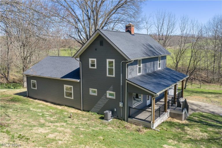 3689 Reichman Drive, Dover, OH - Photo 4