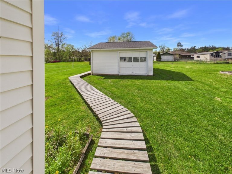 90 Third Street, Parkersburg, WV - Photo 4