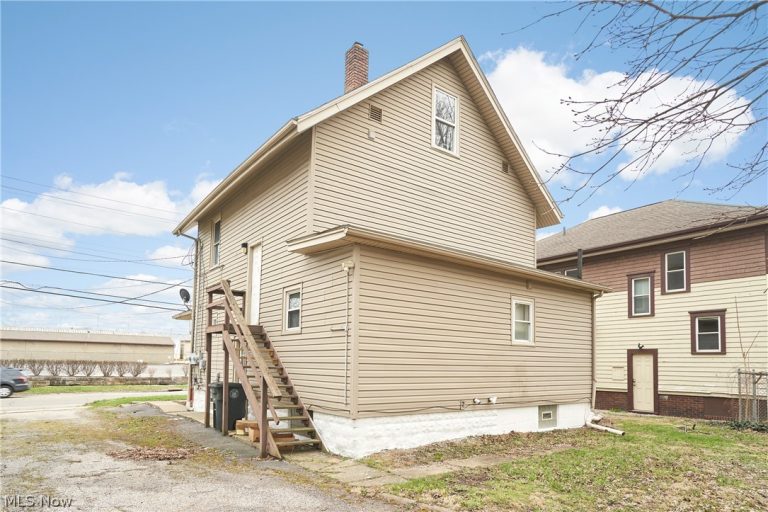 772 Brown Street, Akron, OH - Photo 2