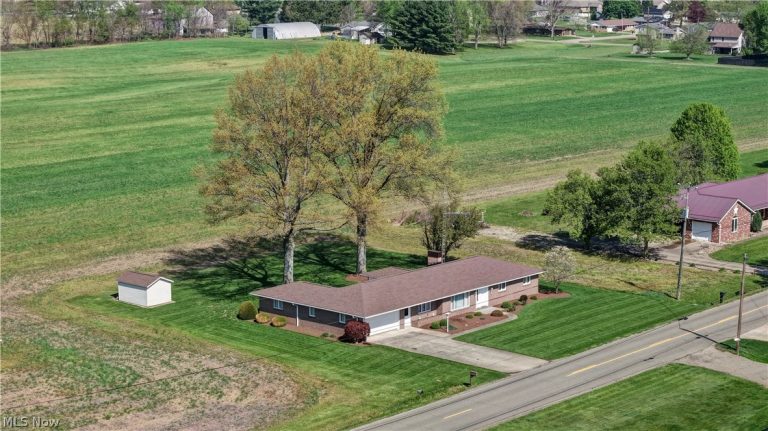 7090 Winfield Strasburg Road, Strasburg, OH - Photo 5