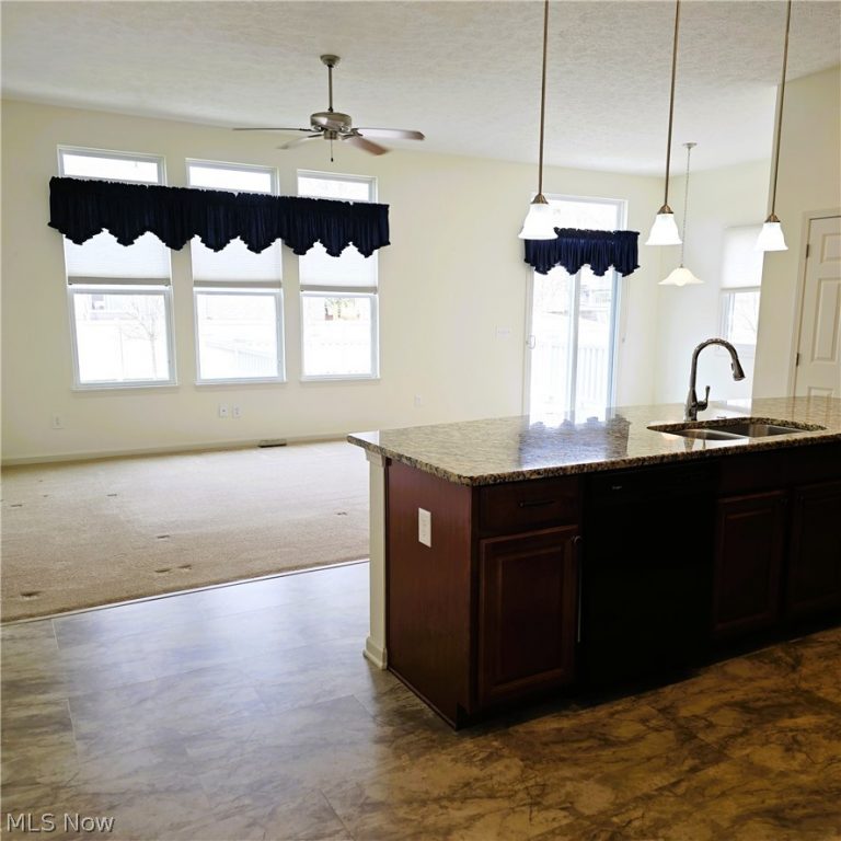 5137 Hartwell Lane, Brunswick Hills, OH - Photo 5