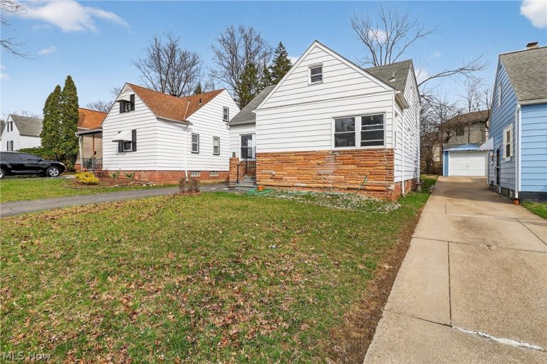 5571 Oakwood Avenue, Maple Heights, OH - Photo 4