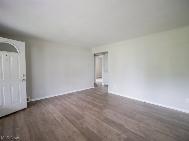 50 Glacier Avenue, Youngstown, OH - Photo 4