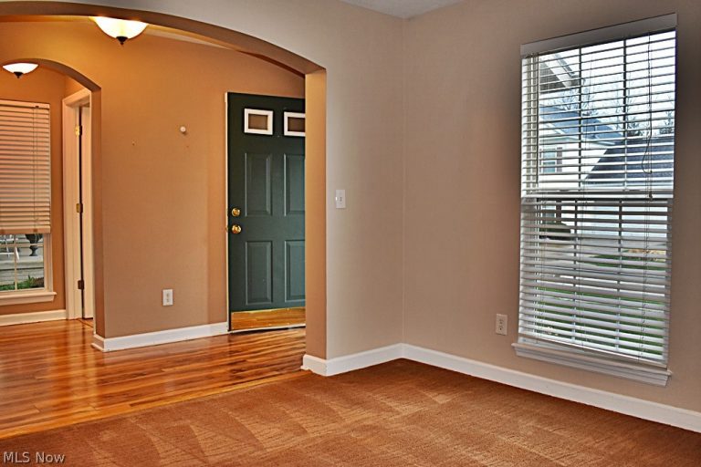 7816 Benton Lane, Hudson, OH - Photo 8