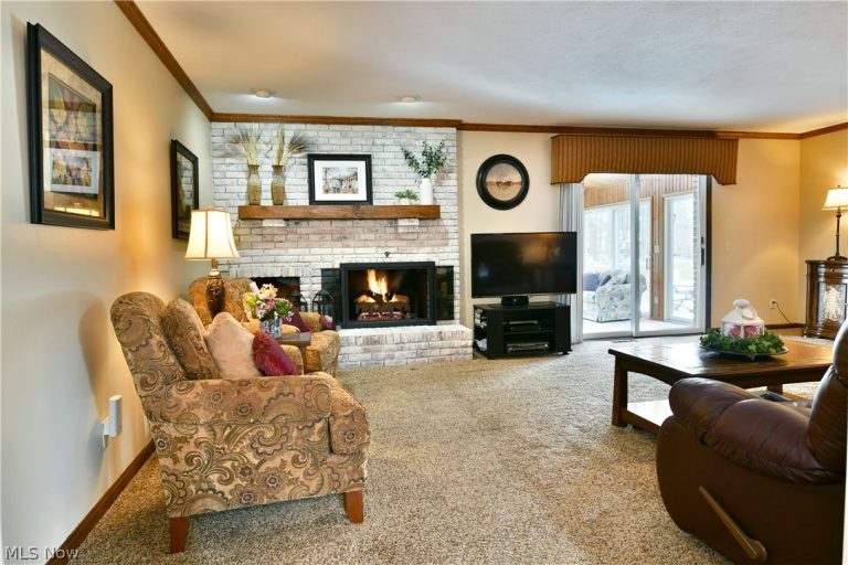 9271 Hillview Drive, Warren, OH - Photo 6
